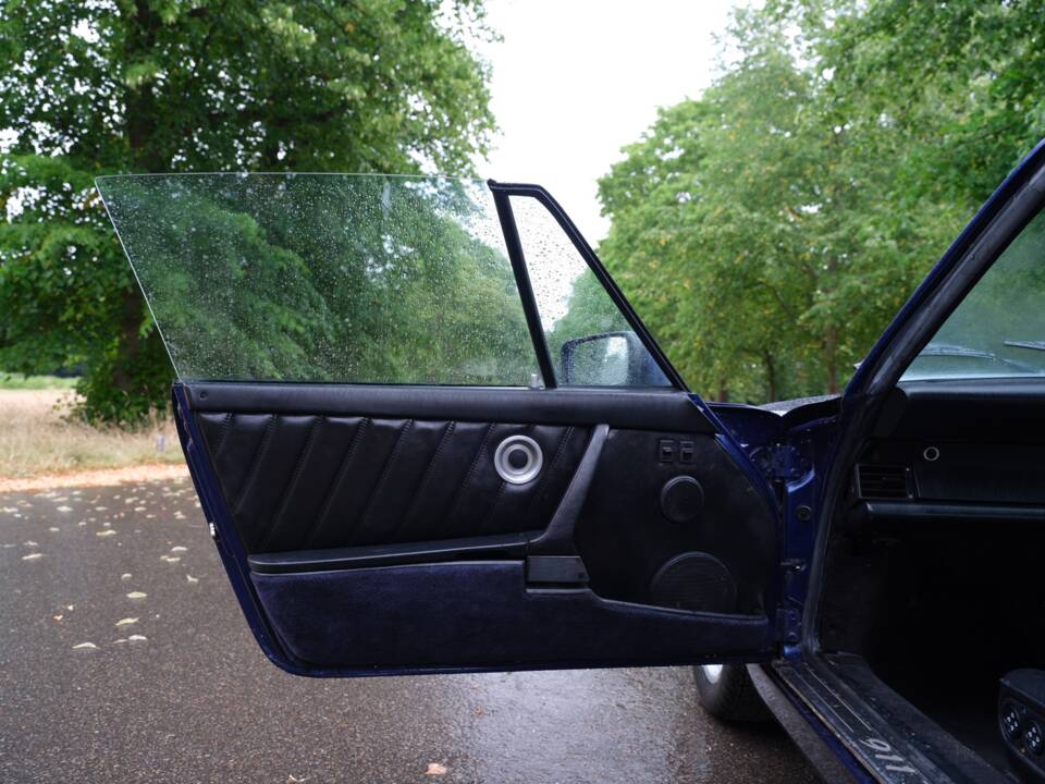 Bild 22/43 von Porsche 911 Carrera 3.2 (1989)