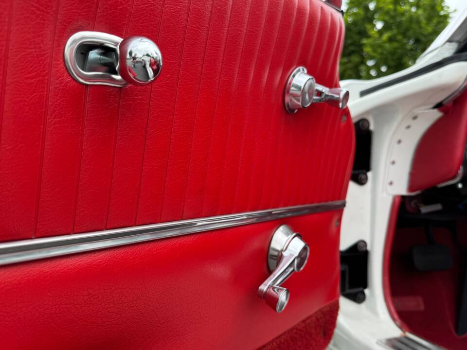 Image 25/52 of Chevrolet Corvette Sting Ray Convertible (1963)