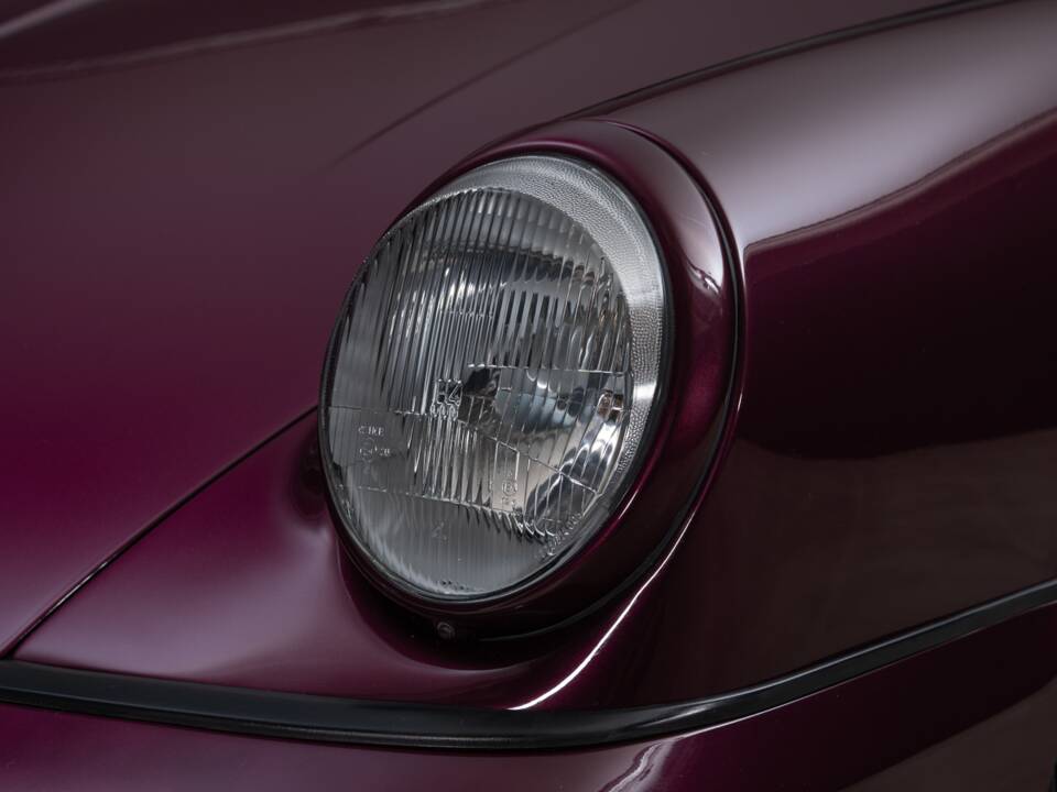 Image 20/31 de Porsche 911 Carrera RS (1992)