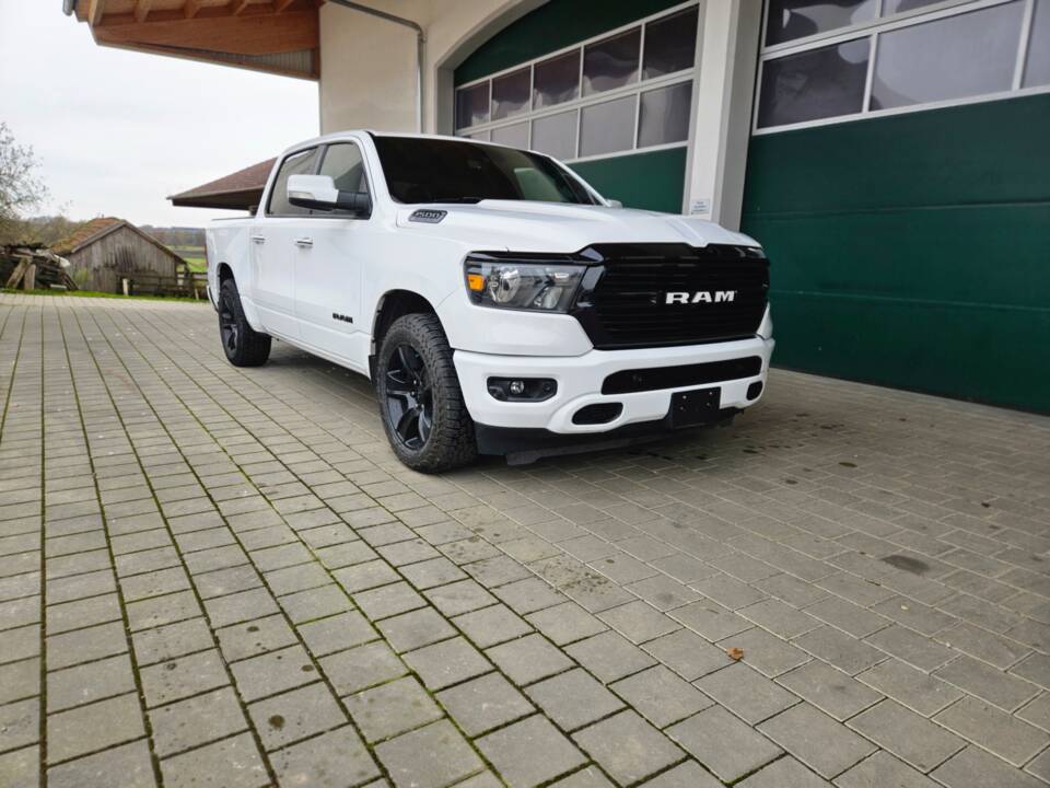 Image 44/62 of Dodge Ram 1500 (2020)
