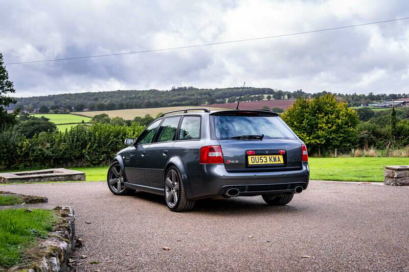 Image 18/50 of Audi RS6 Avant (2003)