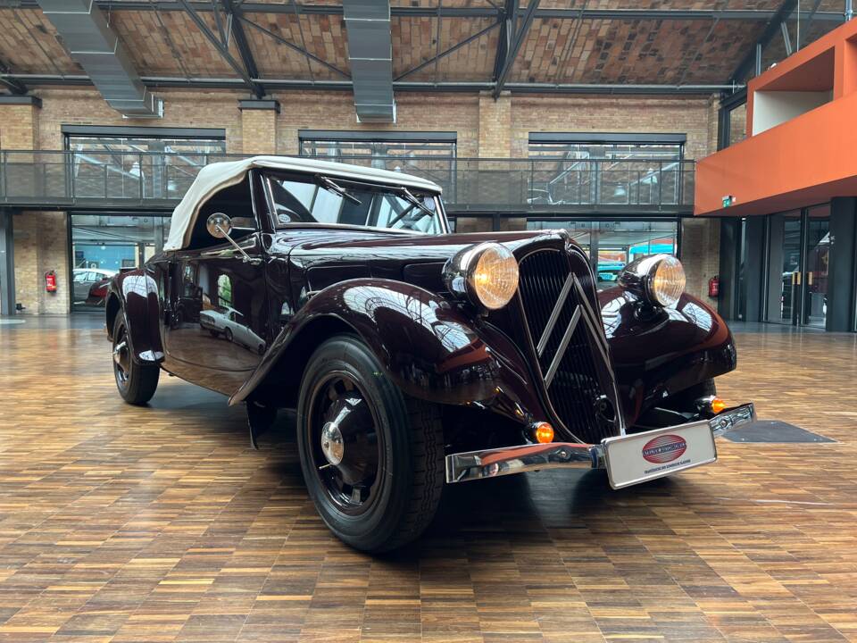 Image 13/38 of Citroën Traction Avant 11 BL Légère (1938)