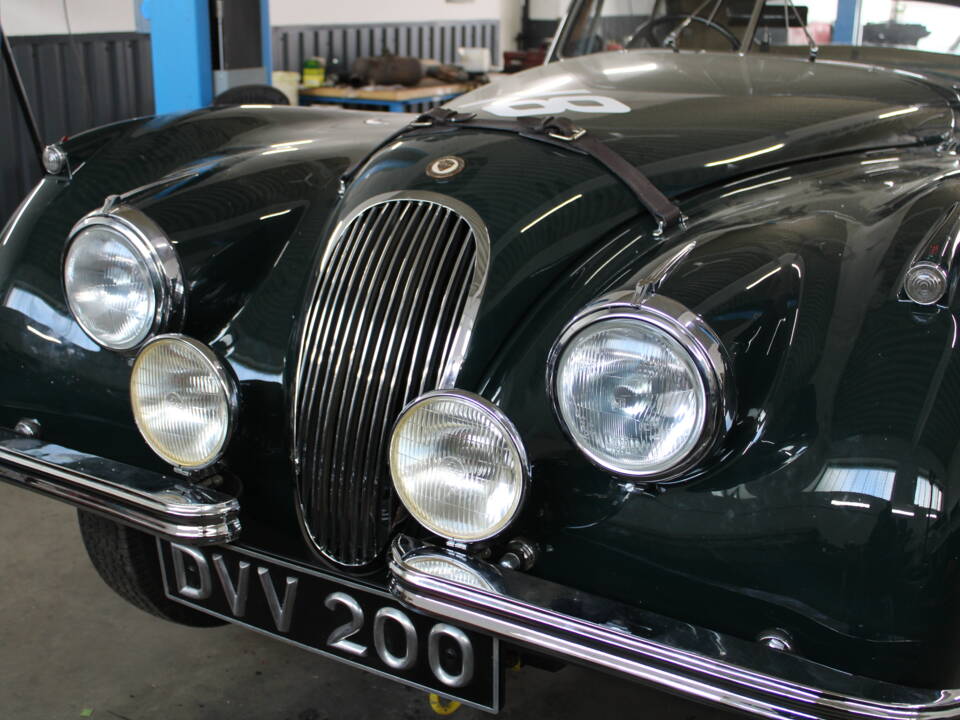 Immagine 68/102 di Jaguar XK 120 SE FHC (1954)