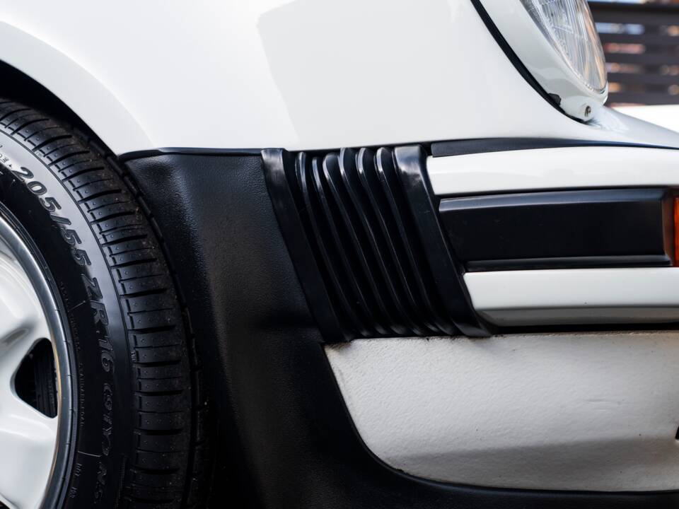 Bild 55/60 von Porsche 911 Carrera 3.2 (1987)