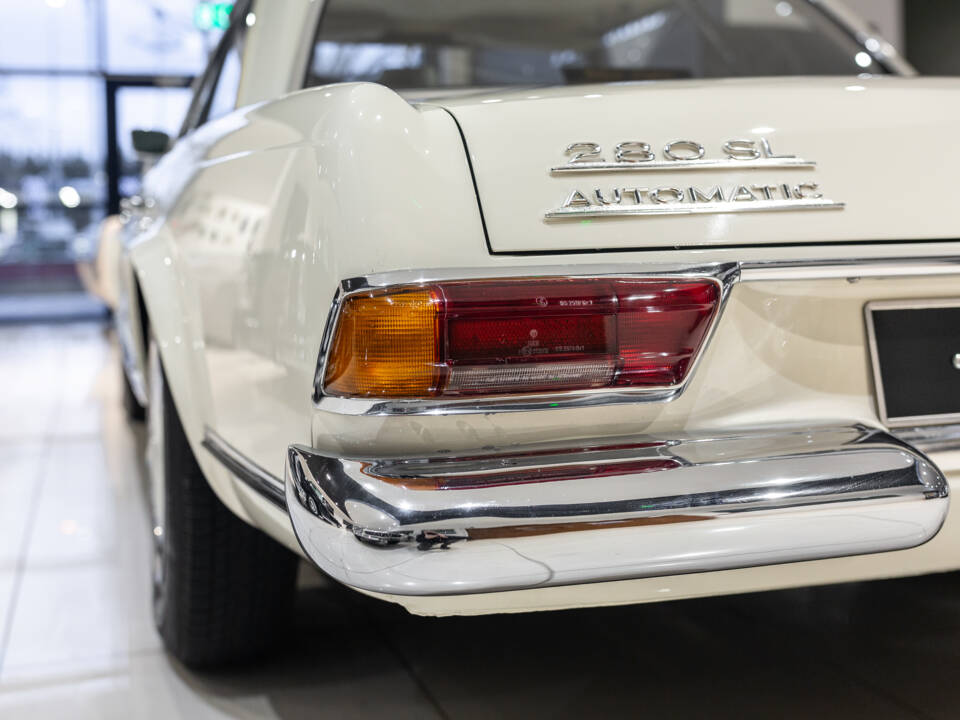 Image 21/74 of Mercedes-Benz 280 SL (1969)