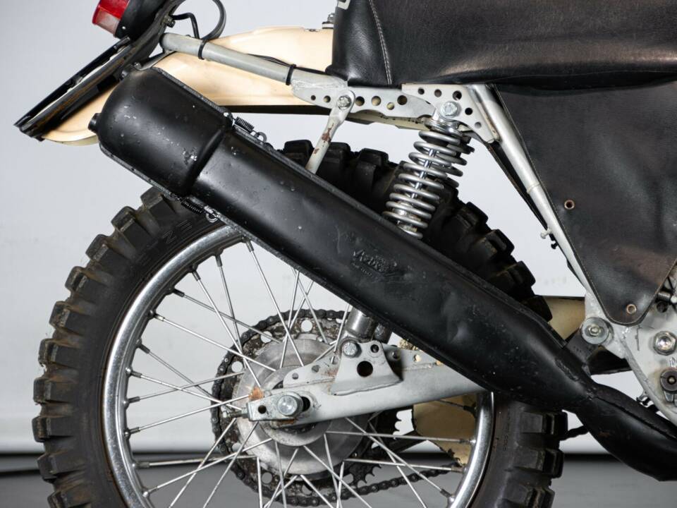 Image 44/50 of Aspes DUMMY (1983)