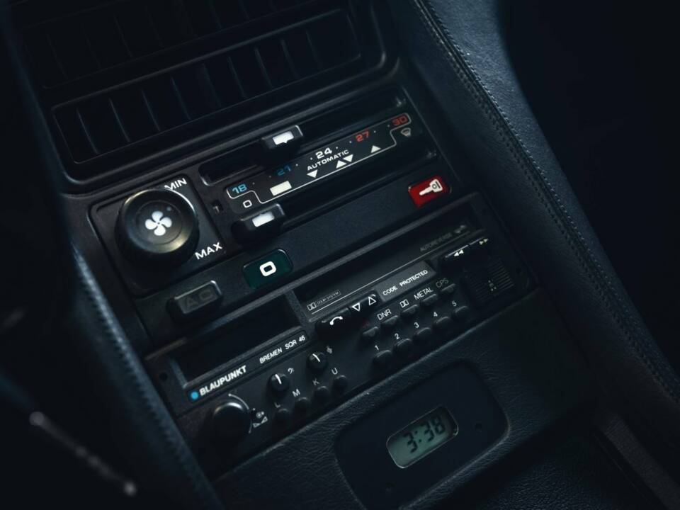 Image 15/15 of Porsche 928 GT (1989)