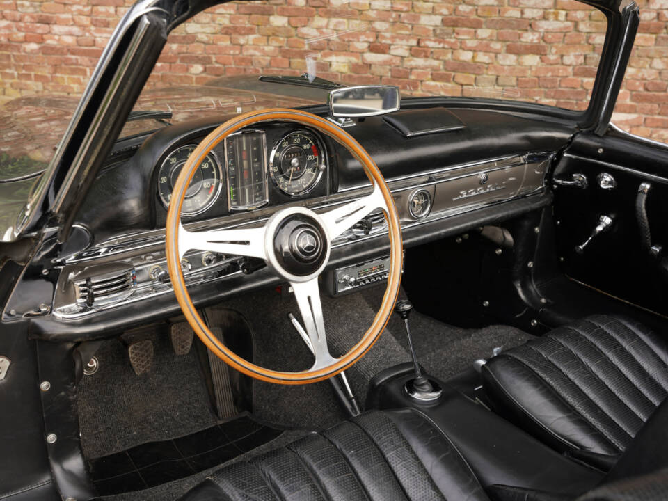 Image 3/50 of Mercedes-Benz 300 SL Roadster (1962)