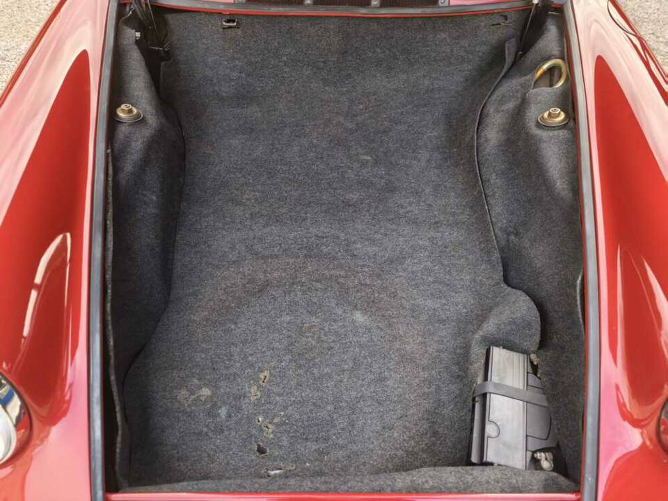 Image 13/19 of Porsche 912 (1967)