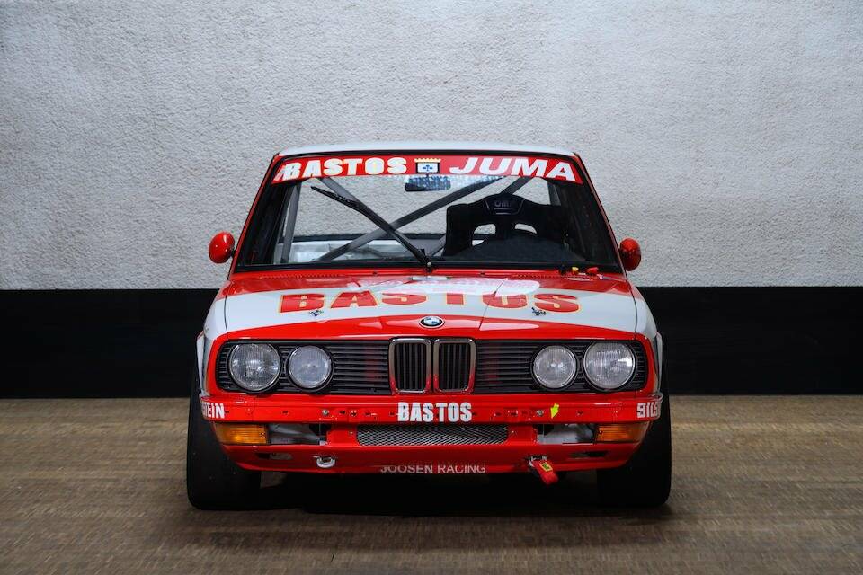 Image 1/39 of BMW 528i Group A (1982)