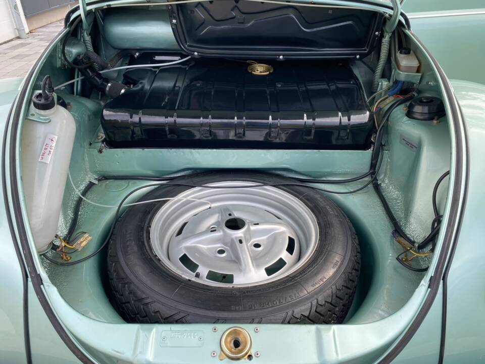 Image 38/96 of Volkswagen Beetle 1303 (1980)