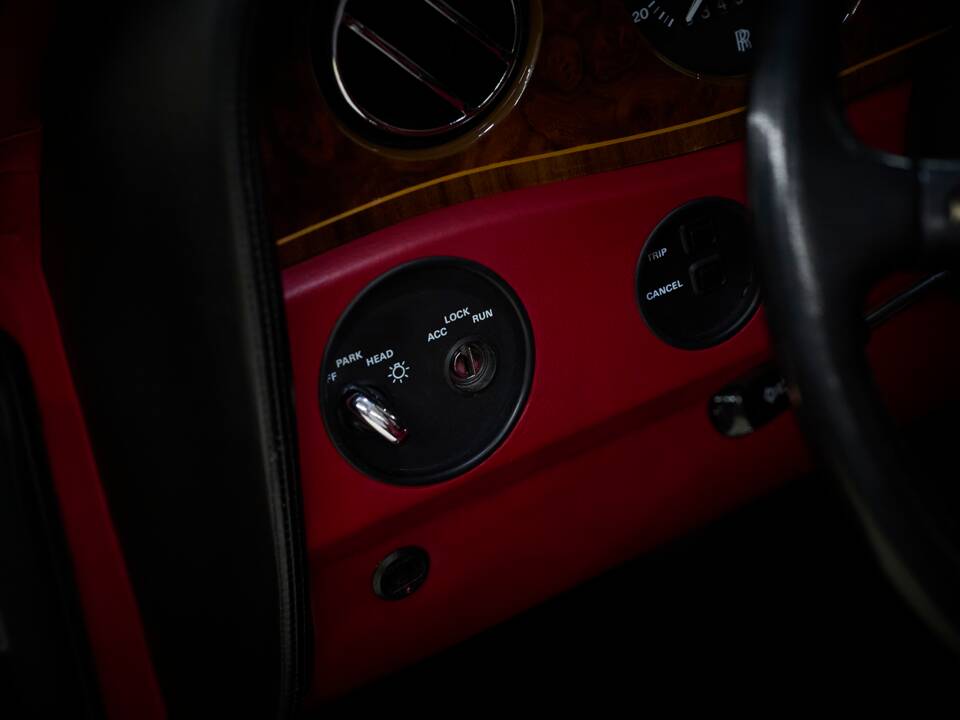 Imagen 91/100 de Rolls-Royce Corniche IV (1995)