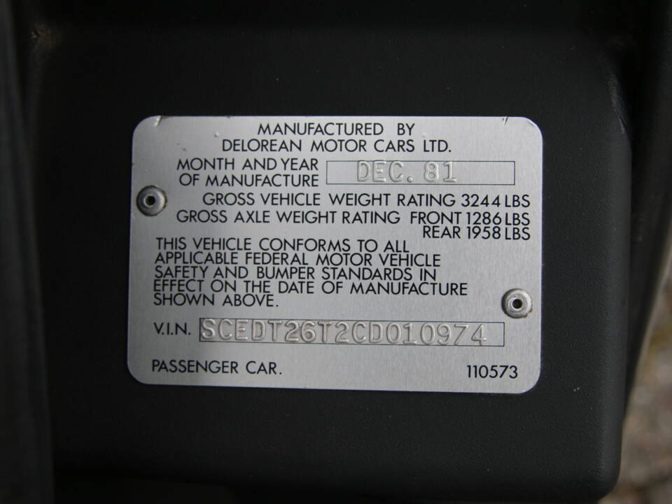 Image 65/92 of DeLorean DMC-12 (1982)
