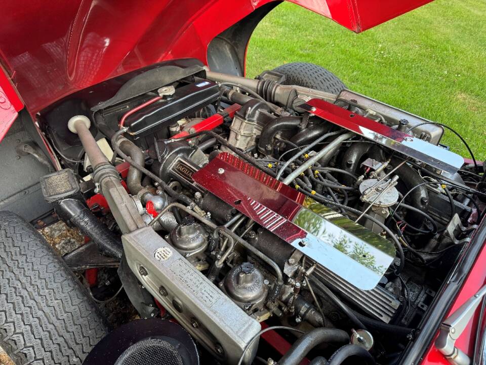 Image 35/39 of Jaguar E-Type V12 (1974)