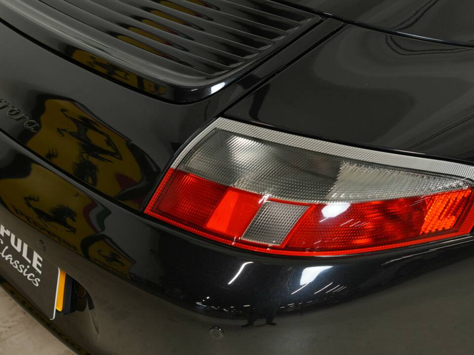 Bild 9/30 von Porsche 911 Carrera (2002)
