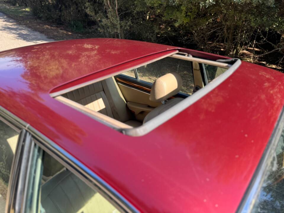 Immagine 4/41 di Jaguar XJ 12 (1990)