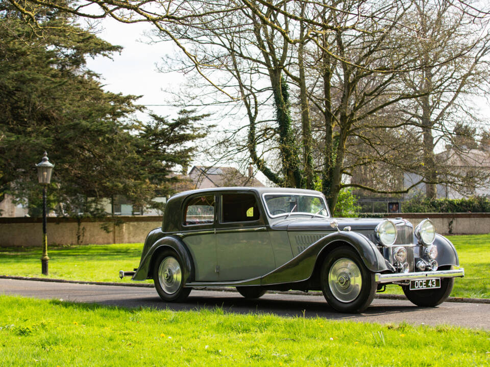 Image 9/44 of Alvis 4.3 Liter Saloon (1938)