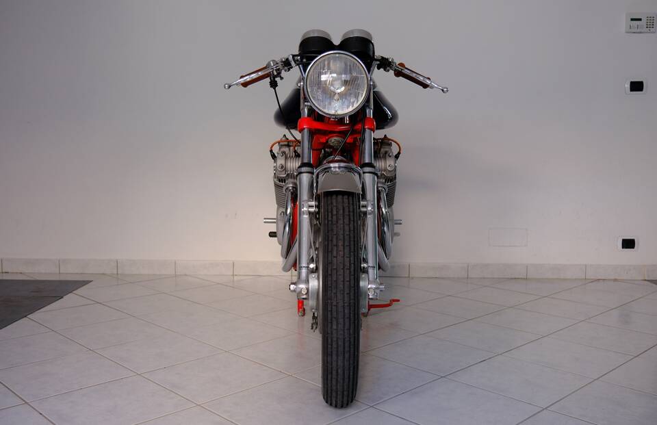 Image 29/99 of MV Agusta 750 Sport (1971)