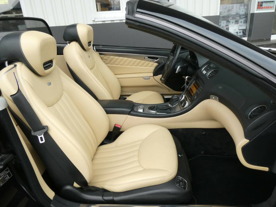 Bild 13/18 von Mercedes-Benz SL 500 (2009)
