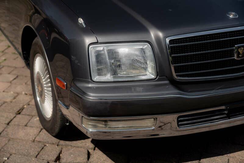 Bild 18/50 von Toyota Century (2003)