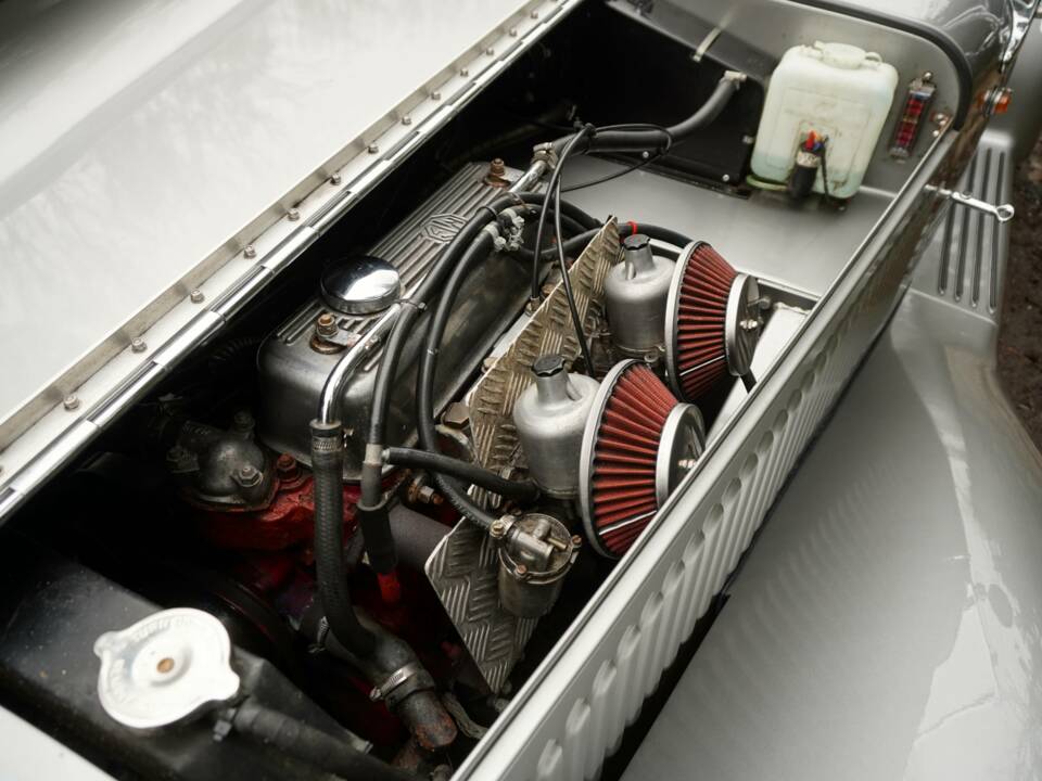 Image 16/18 of NG TF 1800 (2002)