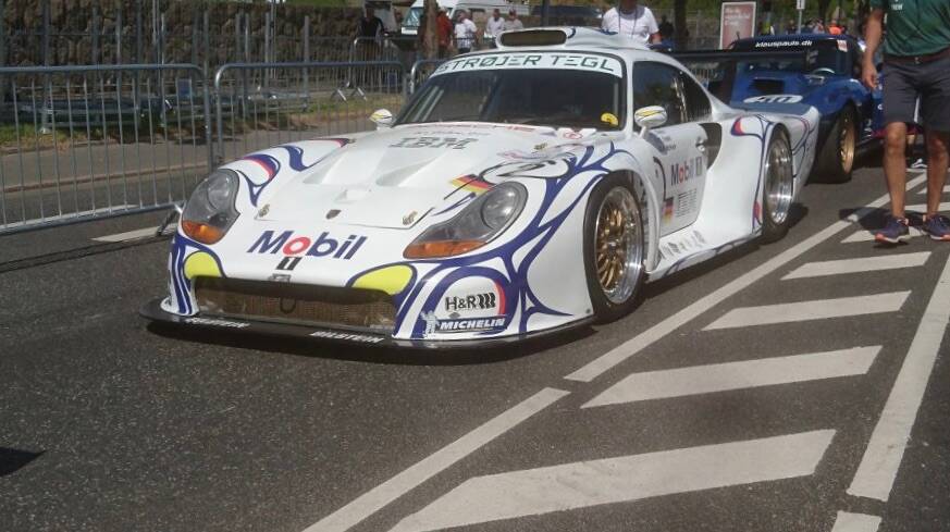 Image 16/16 de Porsche 911 GT1 Evo (1997)