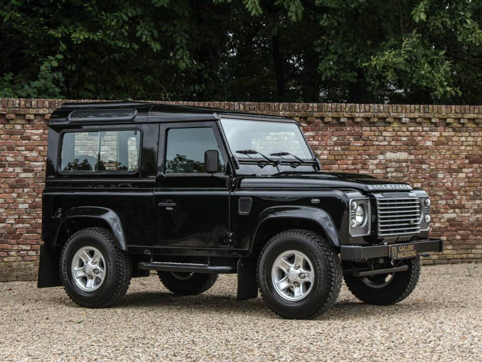 Image 40/50 of Land Rover Defender 90 (2013)