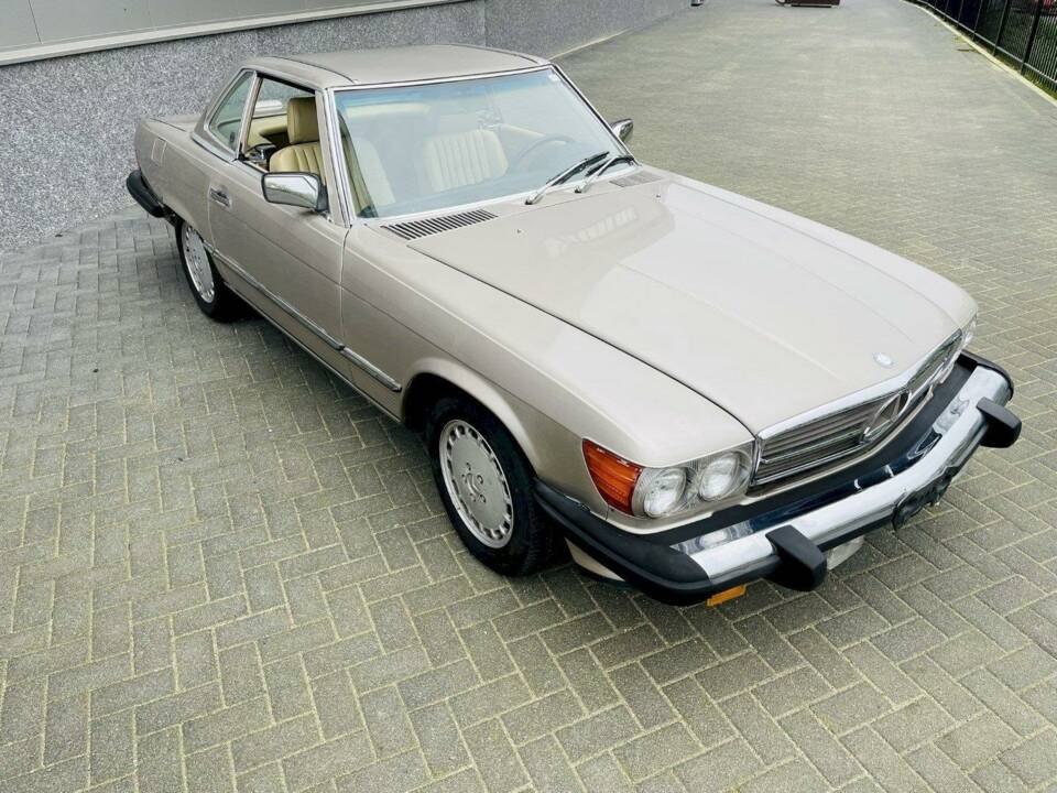 Bild 7/36 von Mercedes-Benz 560 SL (1989)