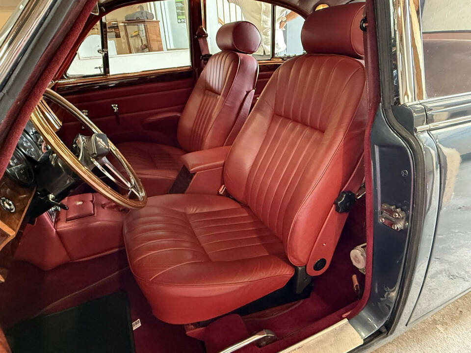 Bild 16/21 von Jaguar Mk II 3.4 (1964)