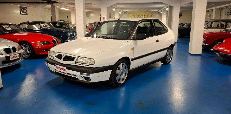 Image 1/49 of Lancia DELTA HPE 2.0 16V TURBO 3 (1997)