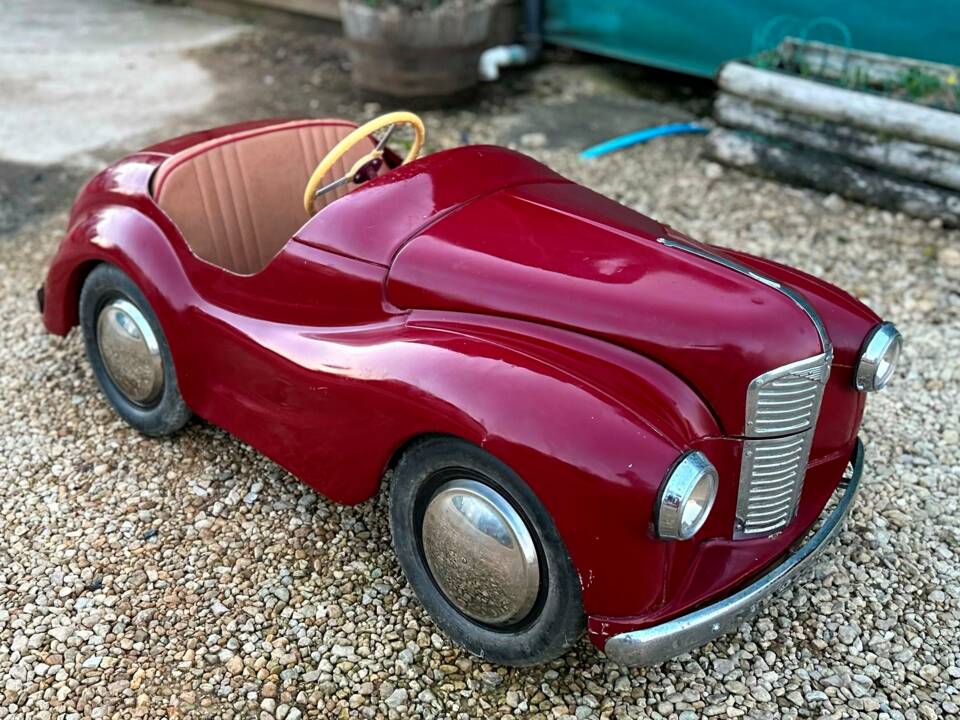Image 5/5 of Austin J 40 (1969)