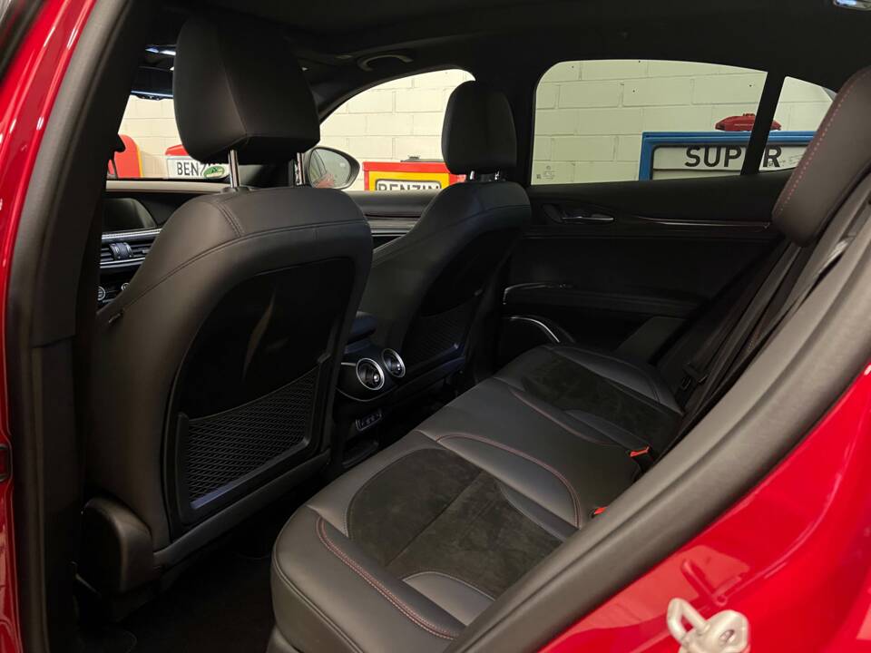 Bild 12/19 von Alfa Romeo Stelvio 2.9 QV &quot;Racing&quot; (2021)