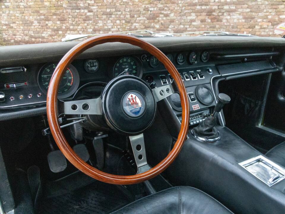 Image 30/50 of Maserati Ghibli (1970)