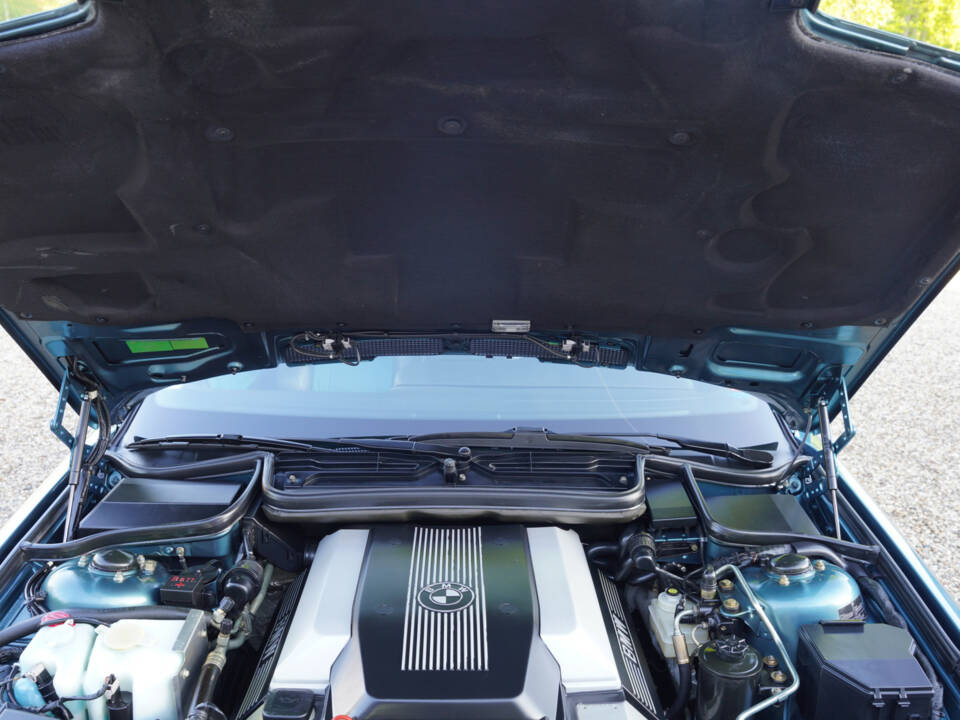 Image 16/50 of BMW 850Ci (1994)