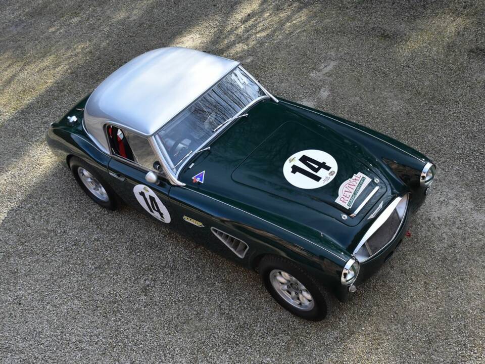 Image 8/29 of Austin-Healey 3000 Mk II (BT7) (1962)