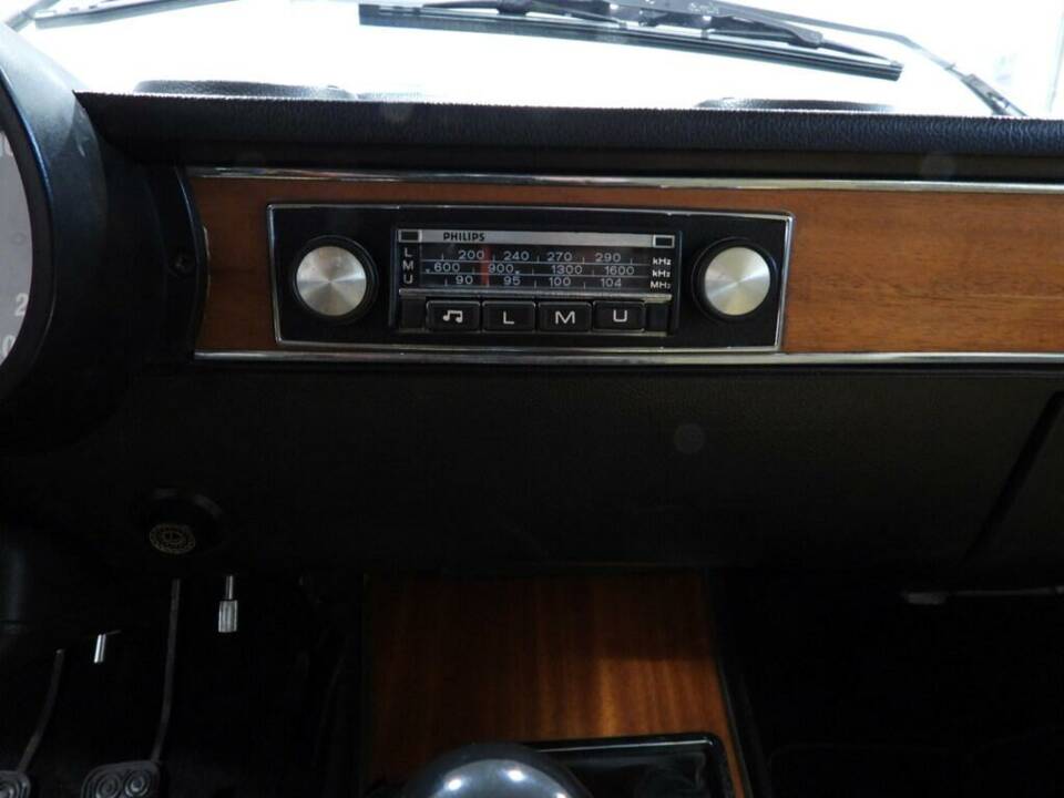 Image 8/15 of Alfa Romeo 2000 GT Veloce (1973)