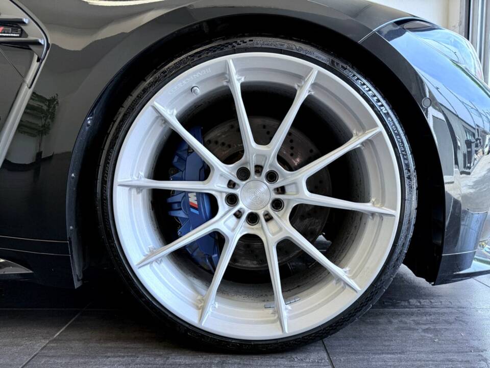 Image 13/34 of BMW M3 Competition Touring xDrive (2025)