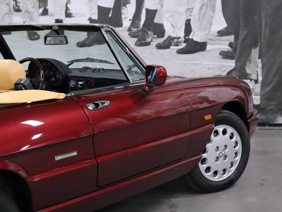 Bild 45/64 von Alfa Romeo 1.6 Spider (1990)