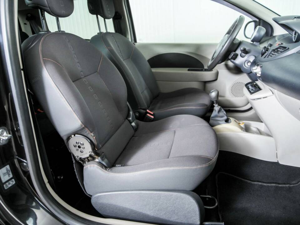 Bild 16/41 von Renault Twingo 1.2 16V (2008)