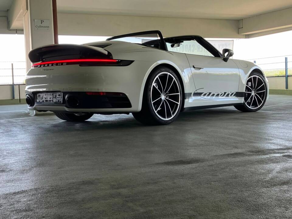 Image 8/22 de Porsche 911 Carrera (2023)