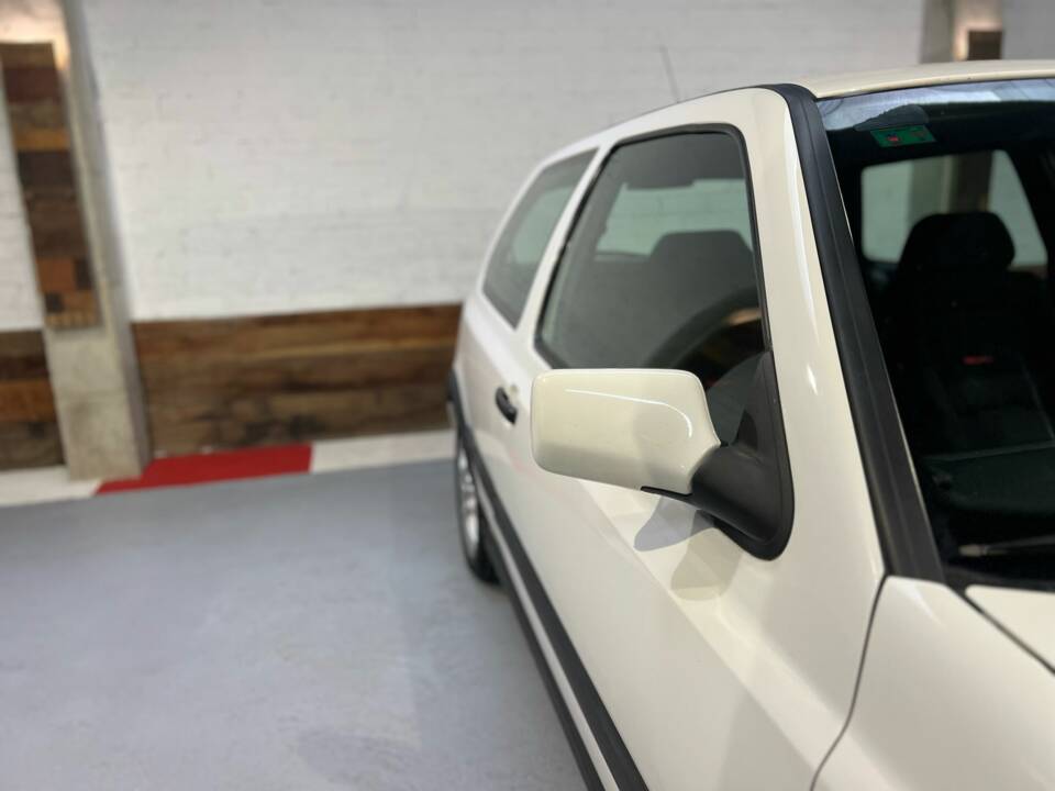 Image 35/50 de Volkswagen Golf III 2.0 16V GTI (1997)