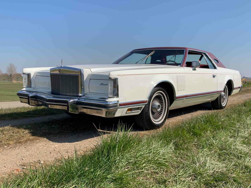 Image 1/8 de Lincoln Continental Mark V (1977)