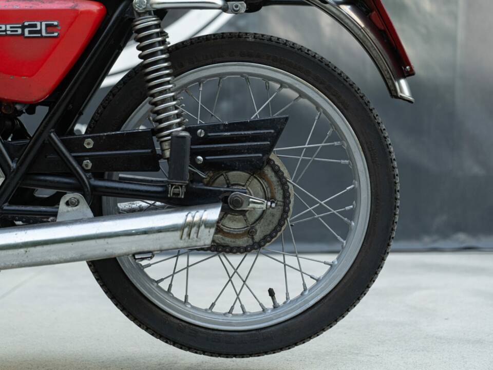 Image 12/26 de Benelli 125 Sport Special (1971)