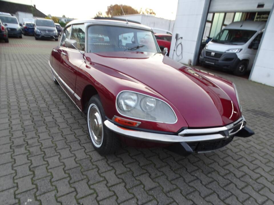 Bild 3/32 von Citroën DS 20 Pallas (1972)