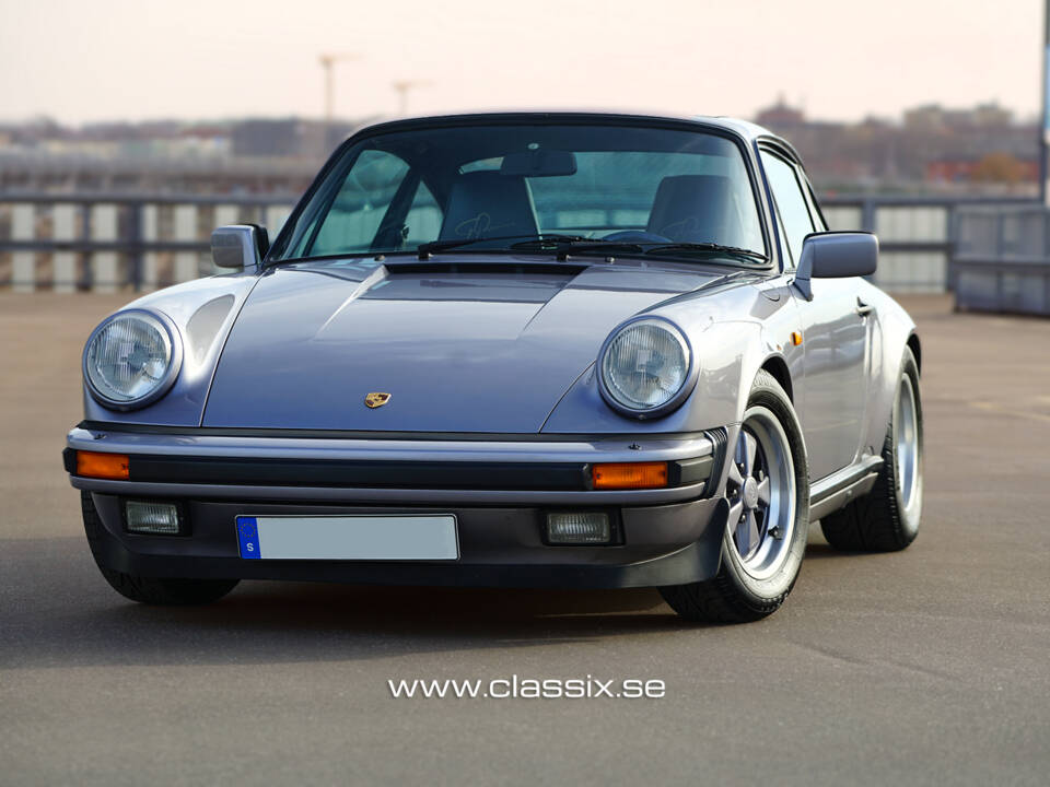 Immagine 5/30 di Porsche 911 Carrera 3.2 &quot;25 years 911&quot; (1988)