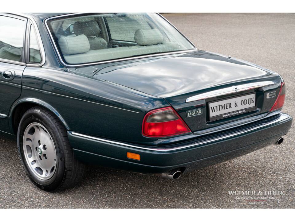 Bild 15/34 von Jaguar XJ6 3.2 Executive (1997)