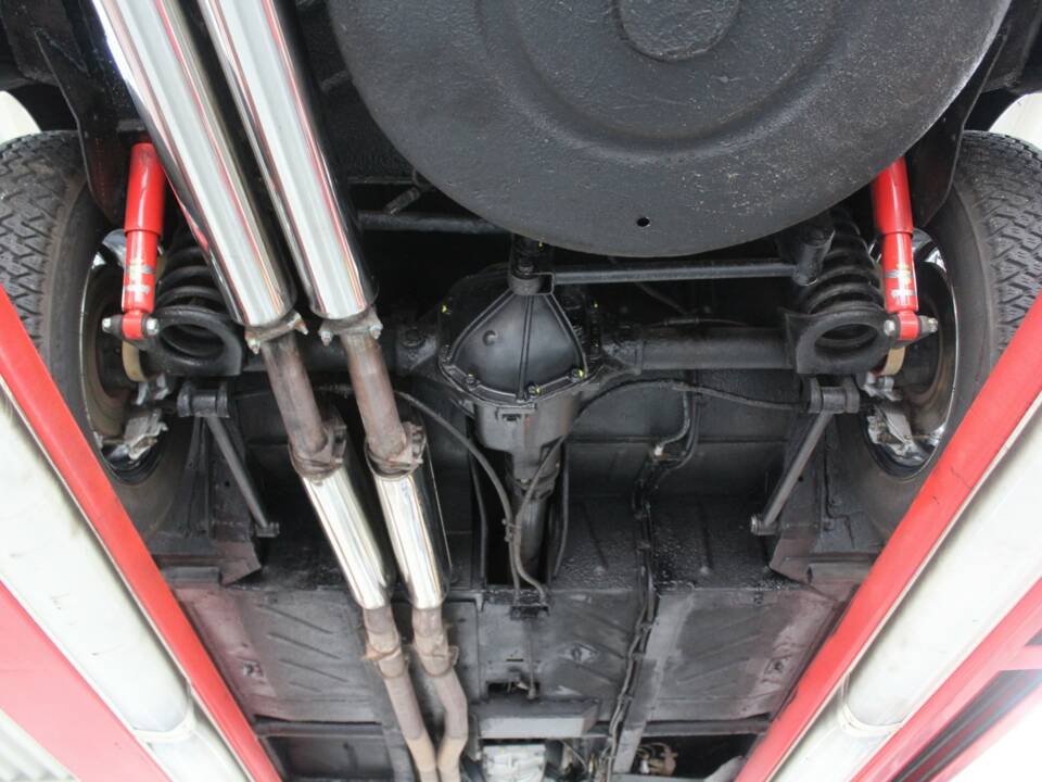 Image 38/50 de Aston Martin DB 6 (1968)