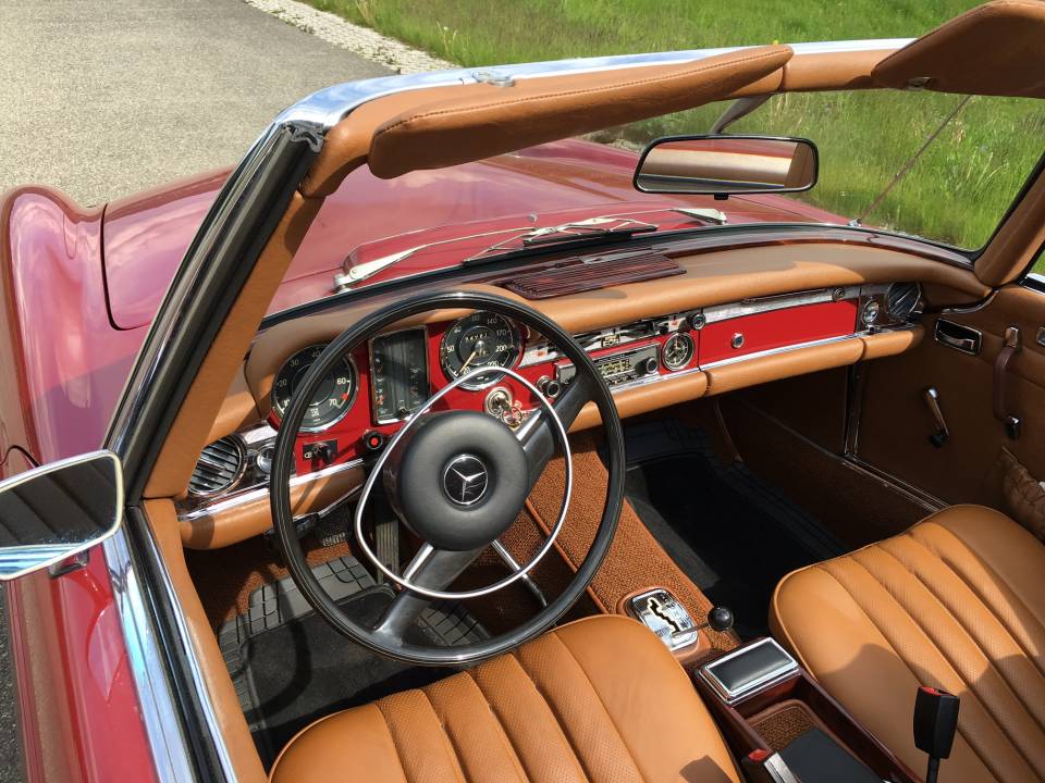 Image 14/21 of Mercedes-Benz 280 SL (1971)