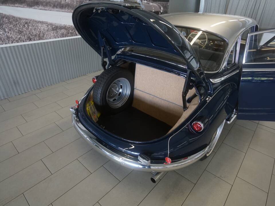Image 14/33 of BMW 3200 S (1961)