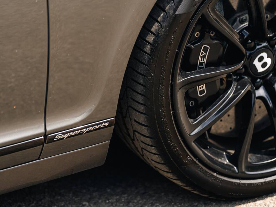 Immagine 8/50 di Bentley Continental GTC (2010)